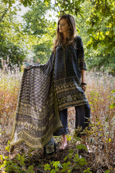 Design 05 Satin '25 Unstitched
ST25-05